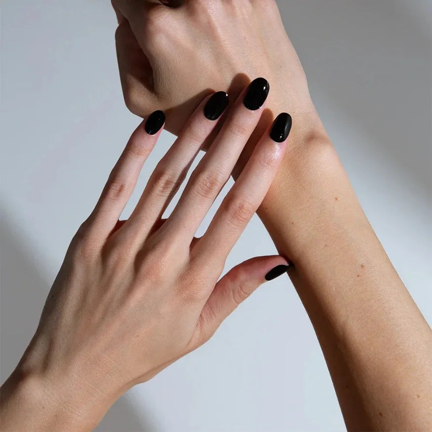 Black gel nail wraps